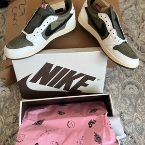 Air Jordan 1 X Travis Scott Retro OG SP Low Medium Olive Mens 10.5 NWT